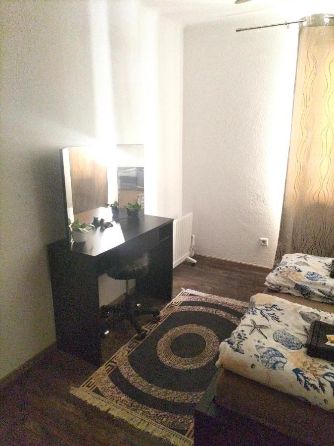 01 Stuttgart Holiday Extérieur photo